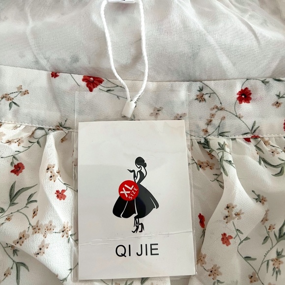 NWT White Summer Dress with Flowers Size Large to XL - Picture 6 of 9